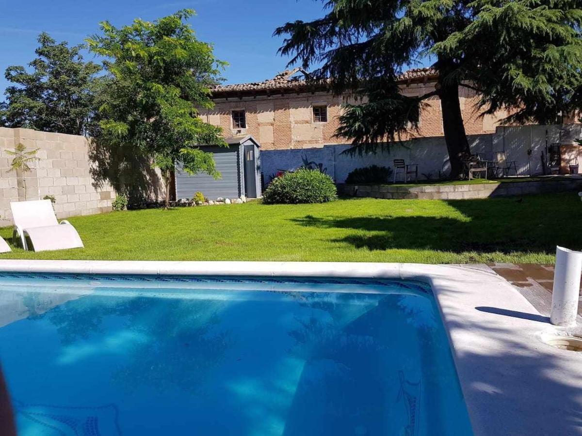 Casa De Campo Con Piscina 12 Personas Valladolid Exteriör bild